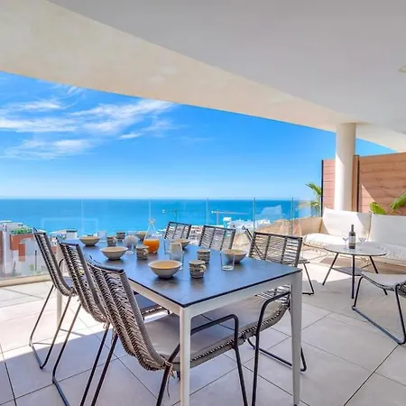Apartment Stunning 2 Bedroom Apartment. Fuengirola